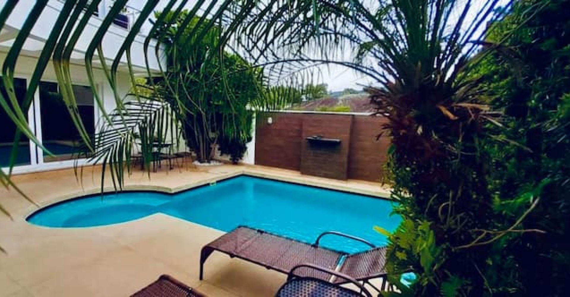 41b76722-780a-43e4-8063-48de559e8d1f