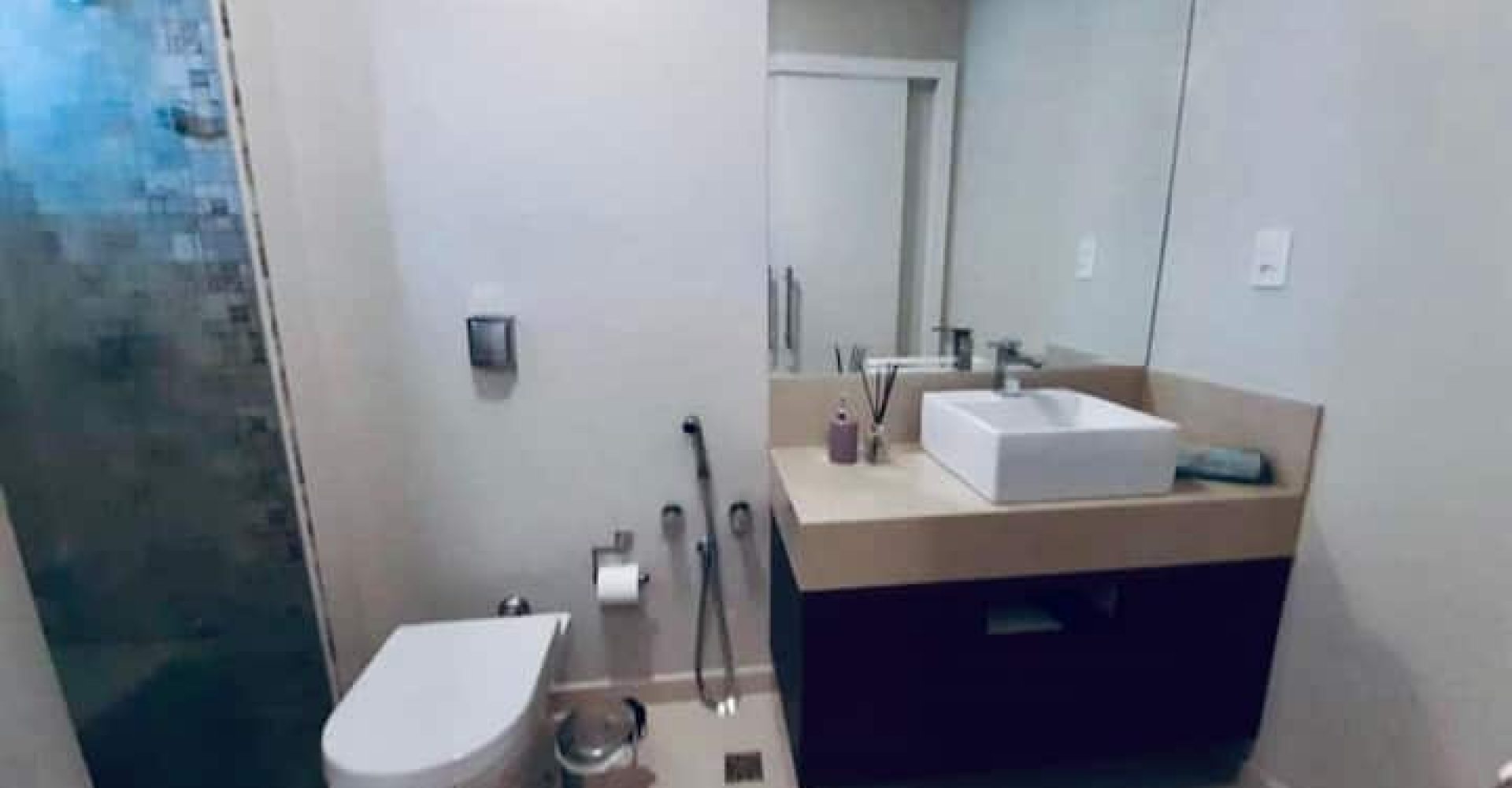 b23d6ee8-9713-40fd-b7e0-49aa6b9df7b3